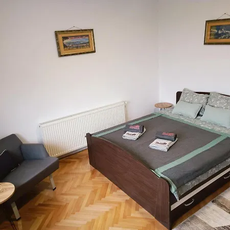 Helena سوكو بانيا